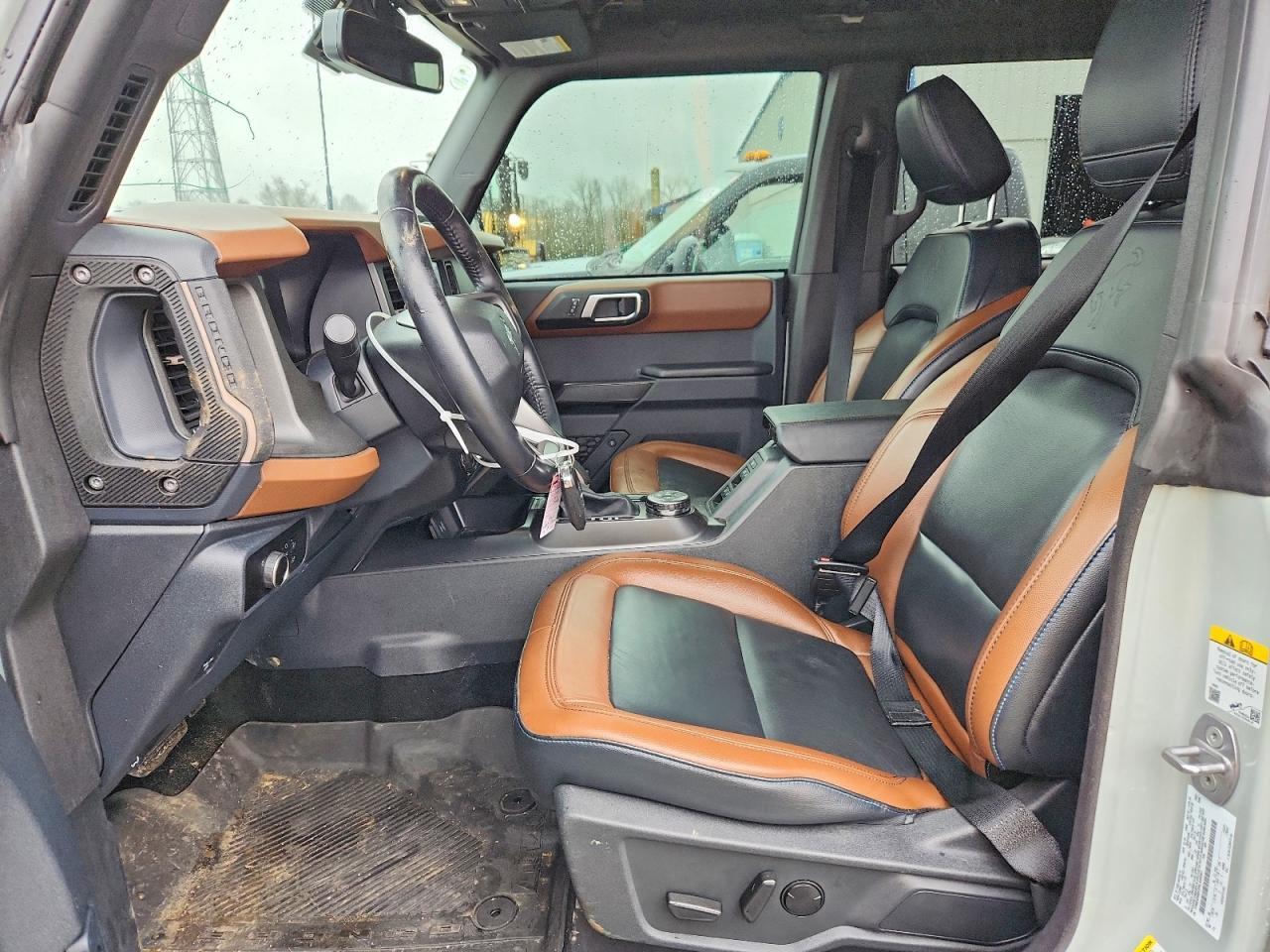 2024 Ford Bronco Outer Banks - Image 7
