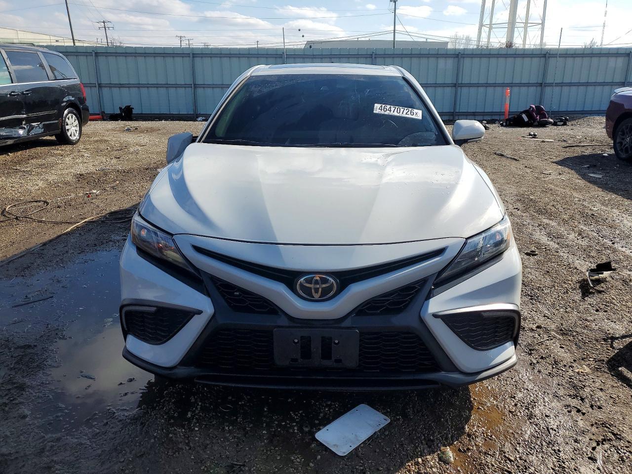 2024 Toyota Camry Se - Image 5