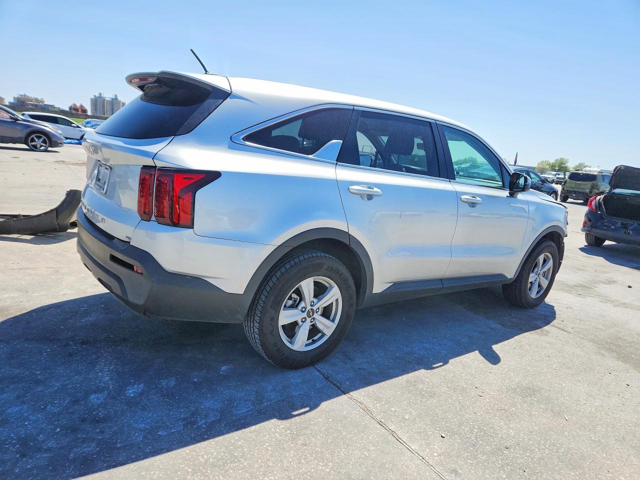 2022 Kia Sorento Lx - Фото 3