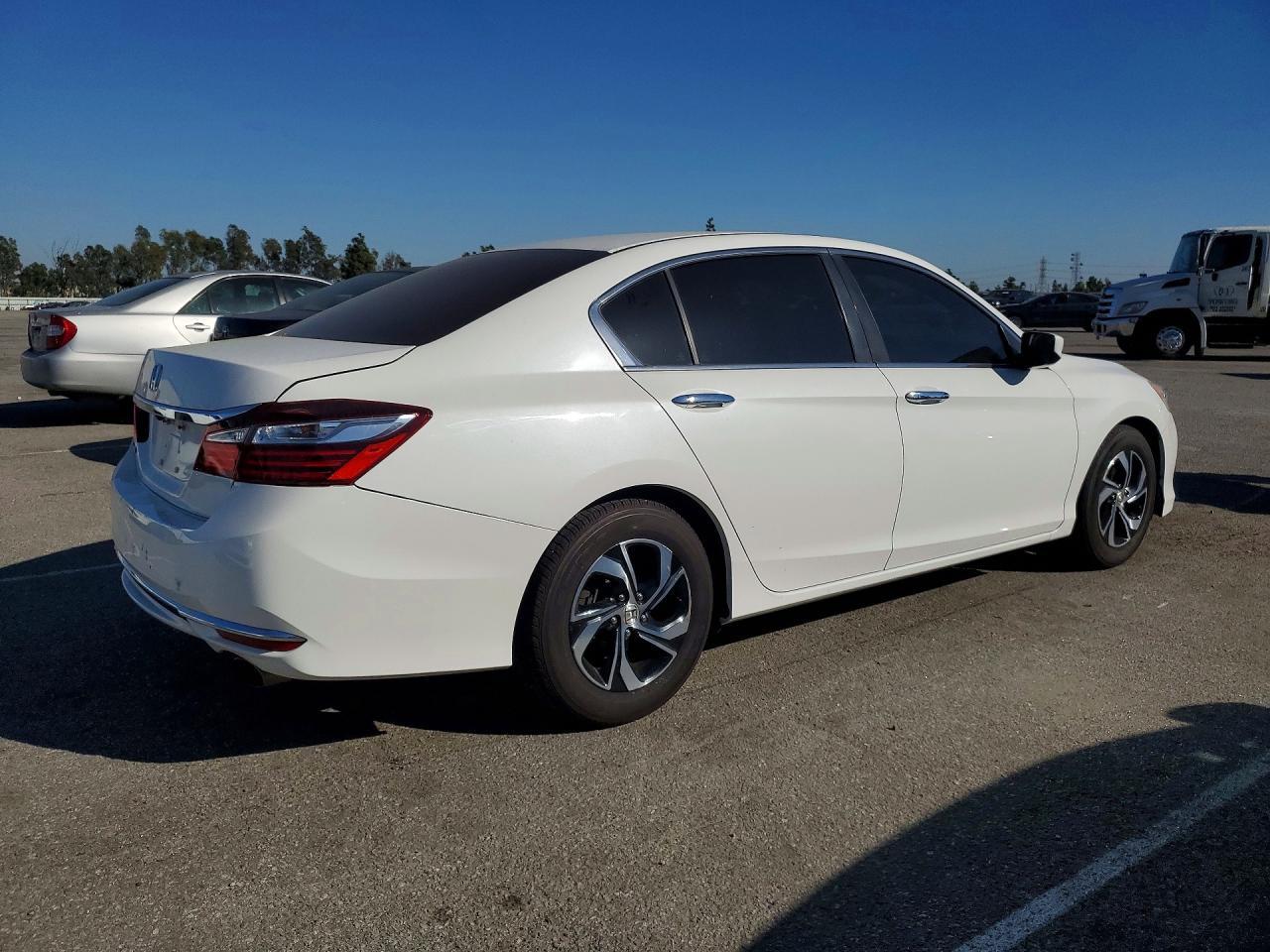 2016 Honda Accord Lx - Фото 3