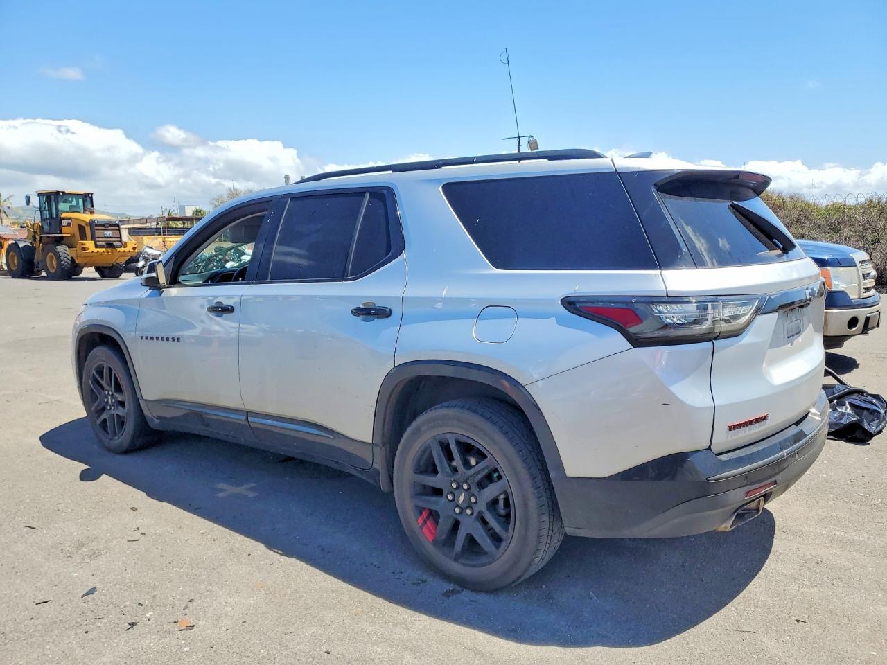 2019 Chevrolet Traverse Premier - Фото 2
