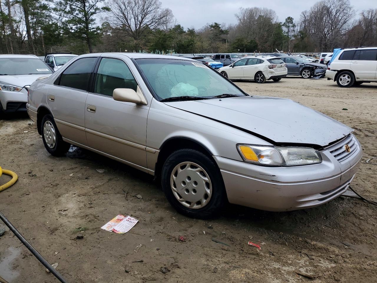 1998 Toyota Camry Le - Фото 4