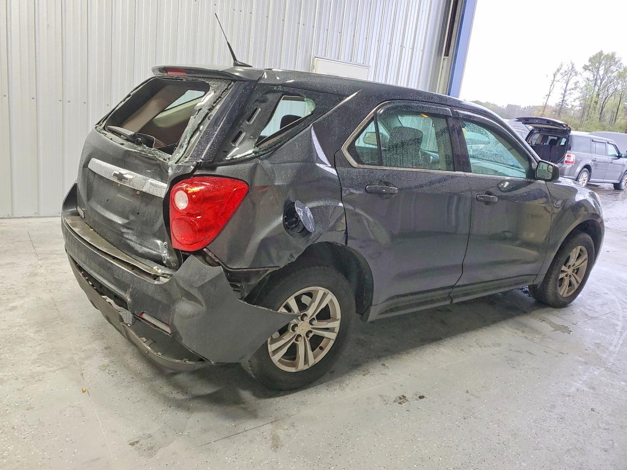2012 Chevrolet Equinox Ls - Image 3