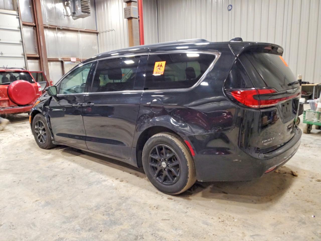 2022 Chrysler Pacifica Touring L - Фото 2