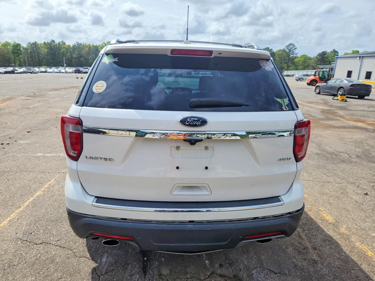 2018 Ford Explorer Limited - Image 6
