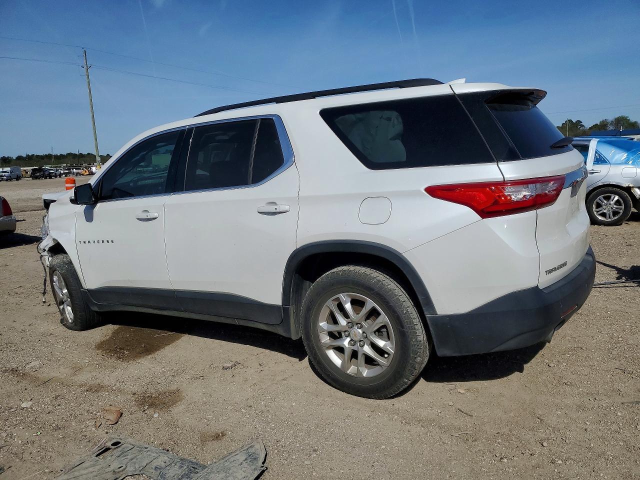 2020 Chevrolet Traverse Lt - Image 2