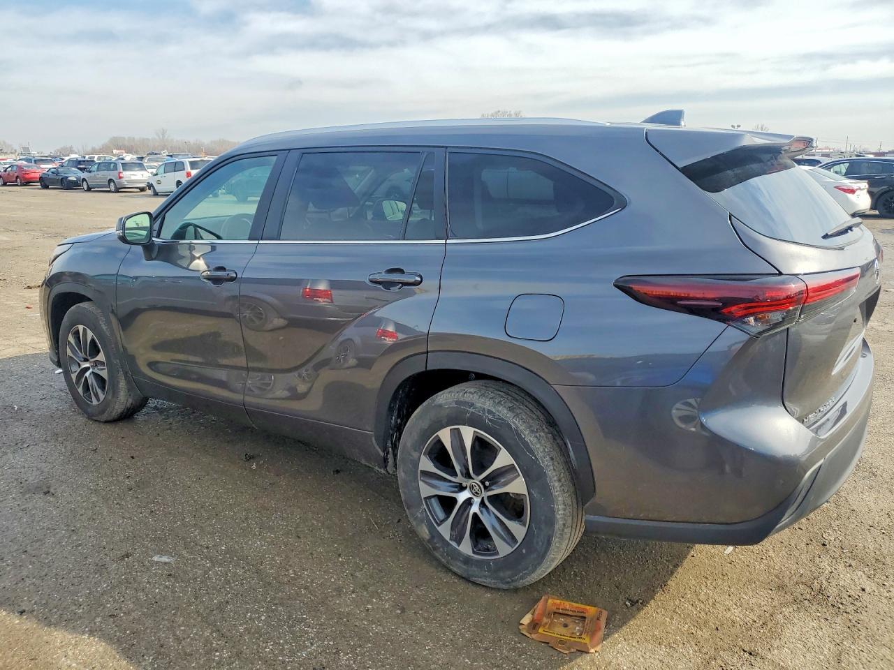 2024 Toyota Highlander Le - Фото 2