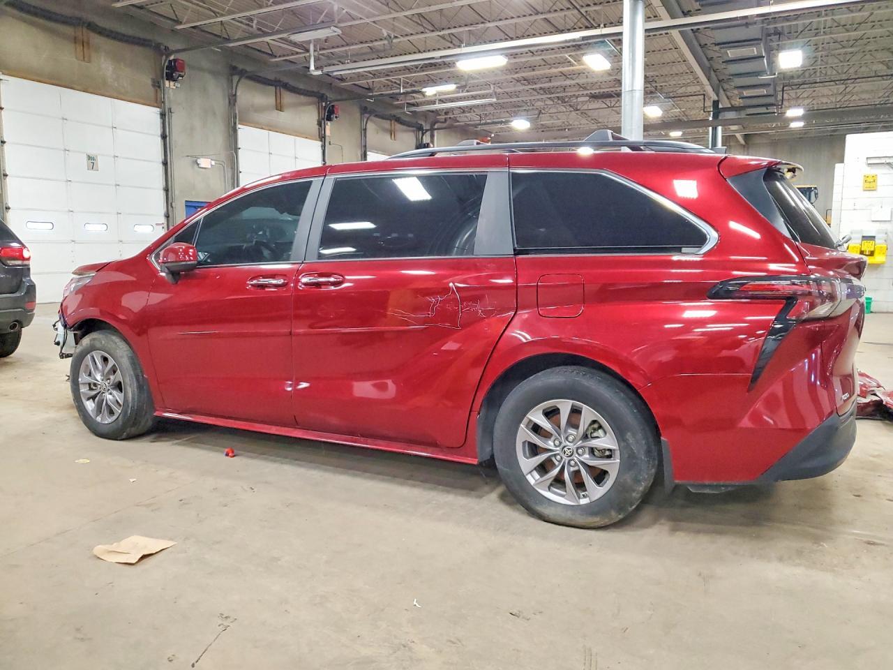 2024 Toyota Sienna Xle 7-Passenger - Фото 2