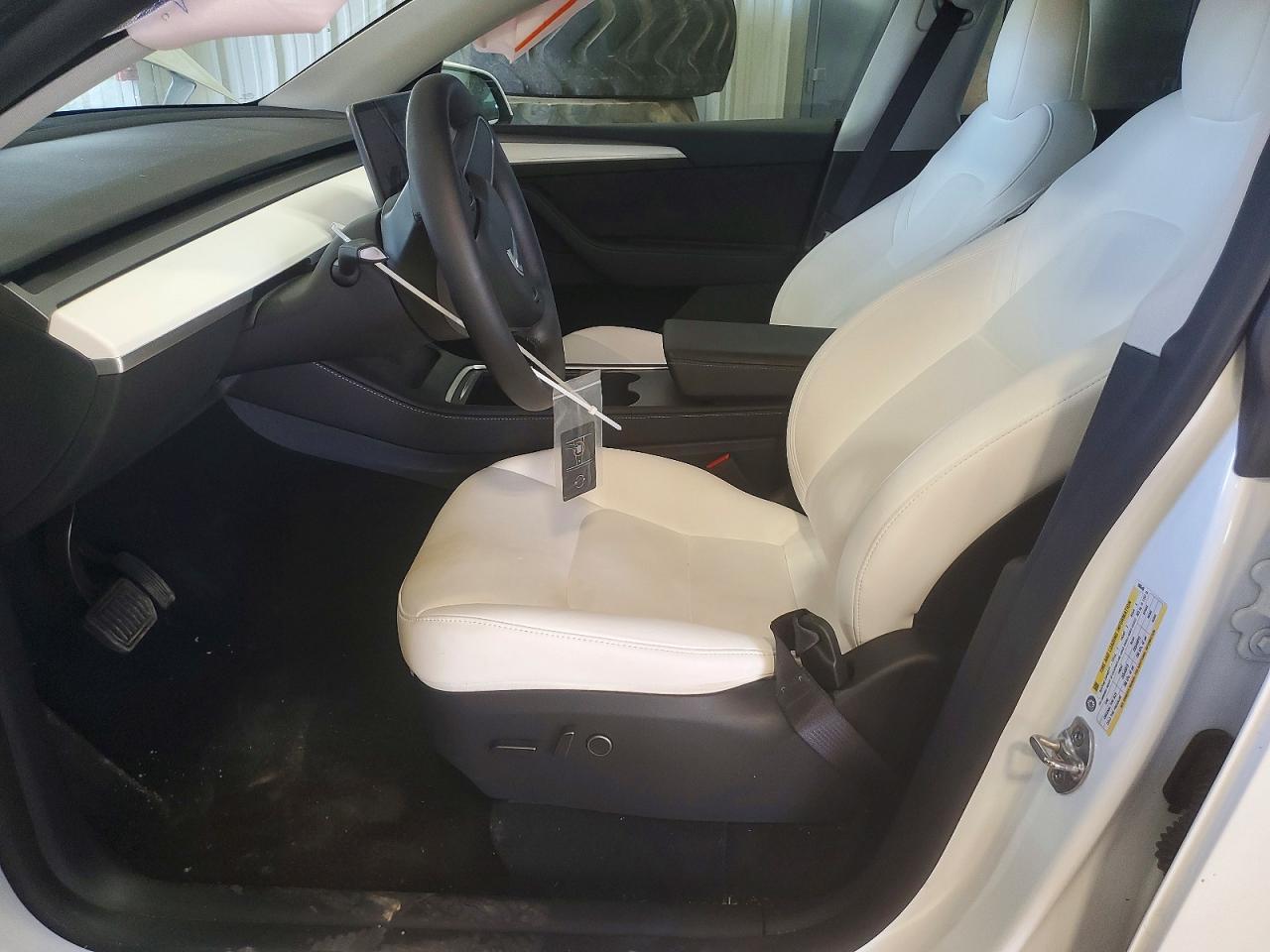 2024 Tesla Model Y - Image 7