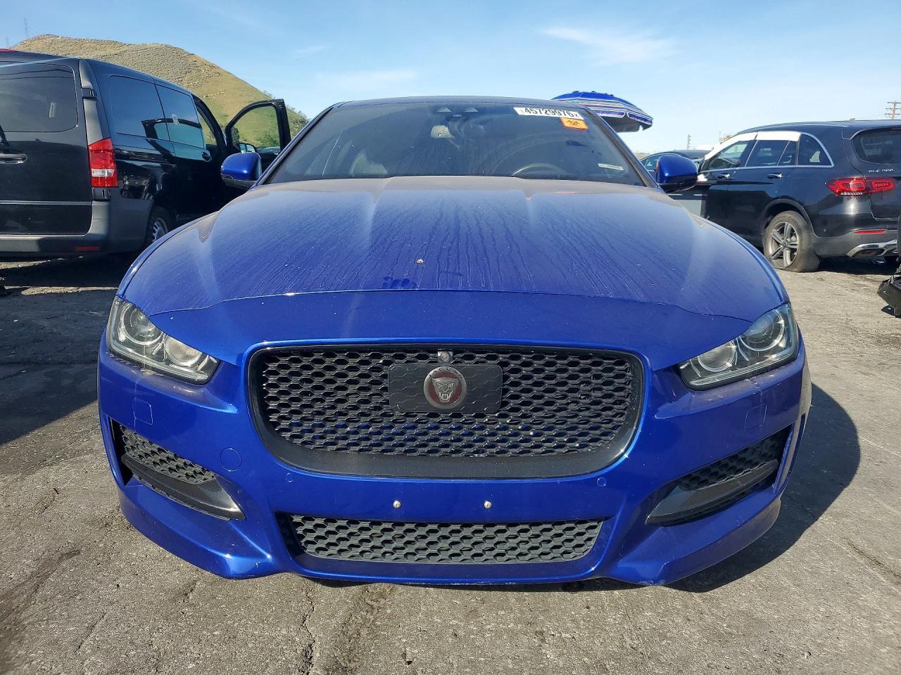 2017 Jaguar Xe R - Sport - Фото 5