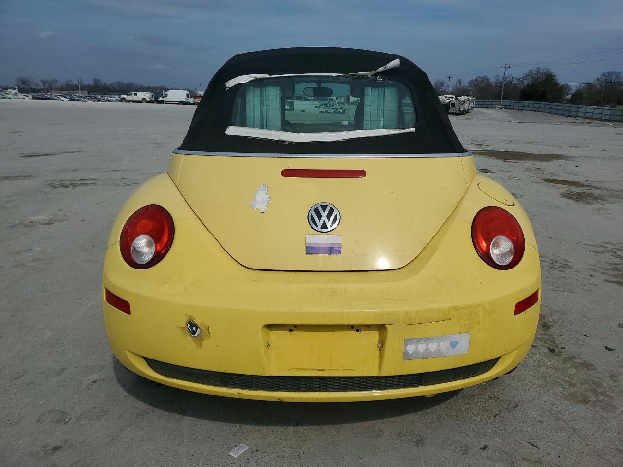 2008 Volkswagen New Beetle Convertible Se - Фото 6