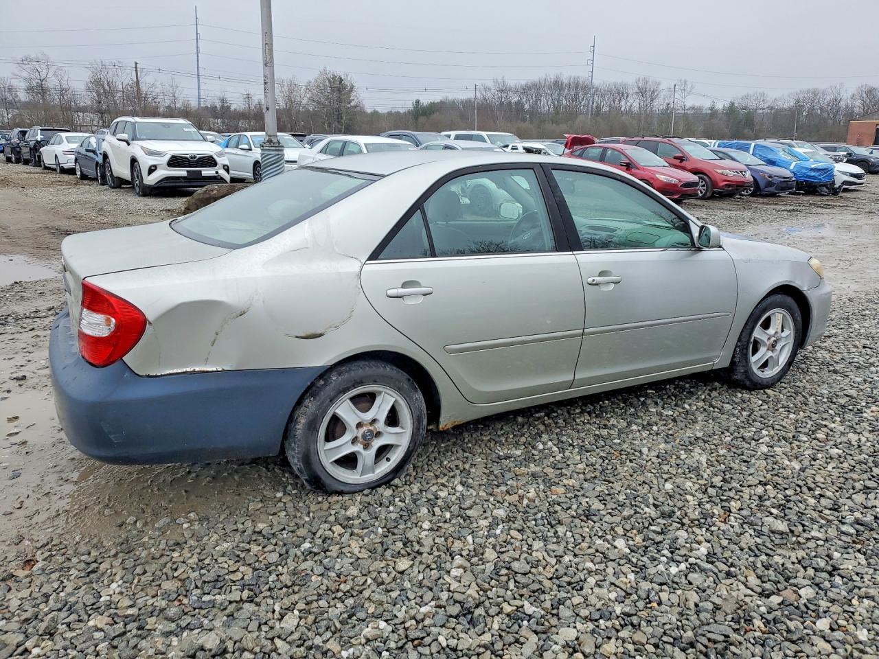 2002 Toyota Camry Le - Фото 3