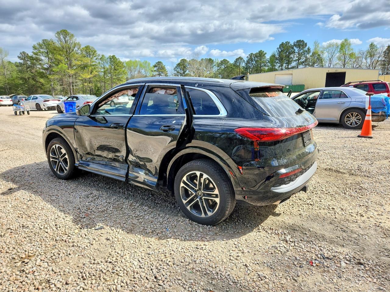 2025 Audi Q5 Premium - Фото 2