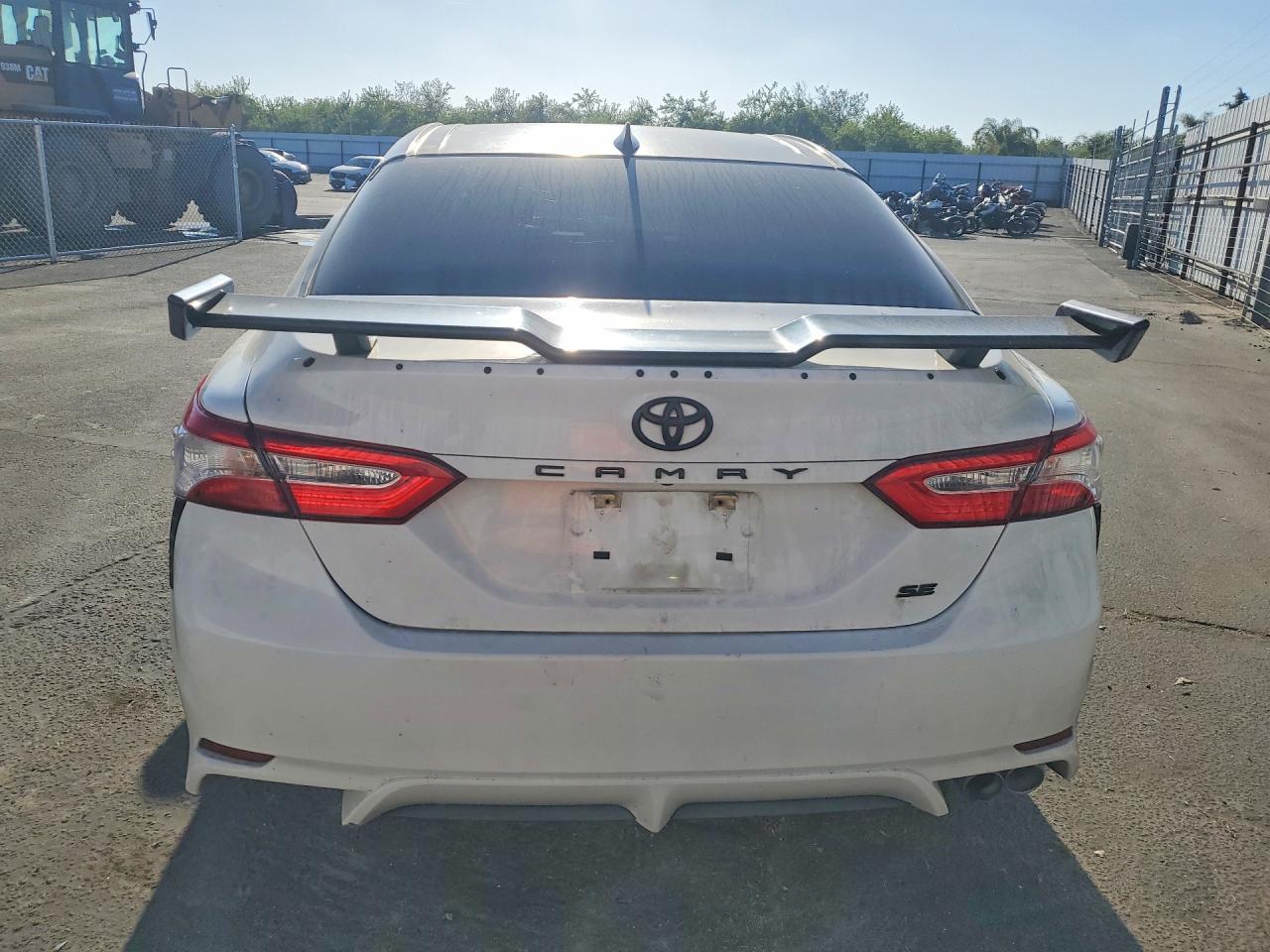 2020 Toyota Camry Se Nightshade - Фото 6