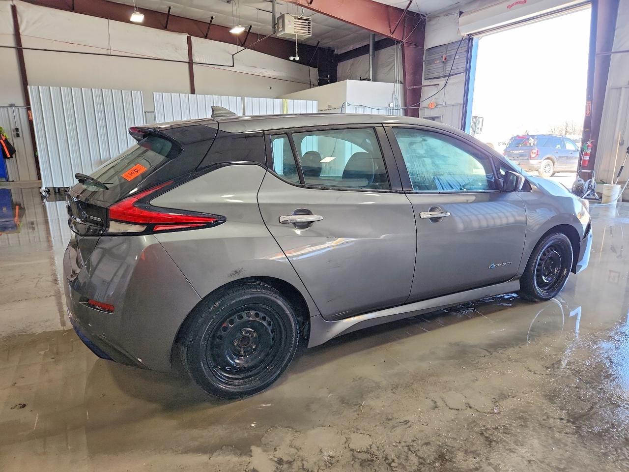 2019 Nissan Leaf S - Image 3