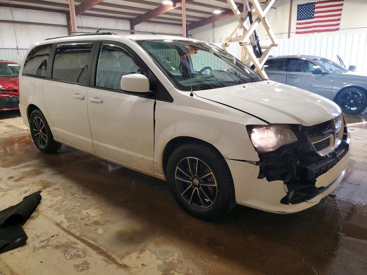 2018 Dodge Grand Caravan Gt - Image 4