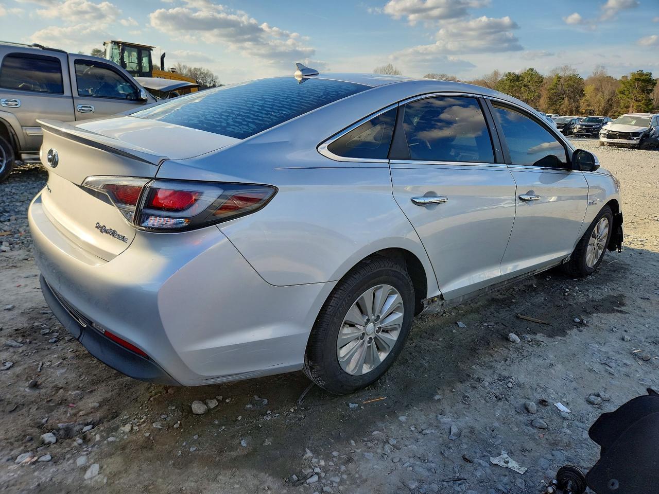2016 Hyundai Sonata Hybrid Se - Image 3