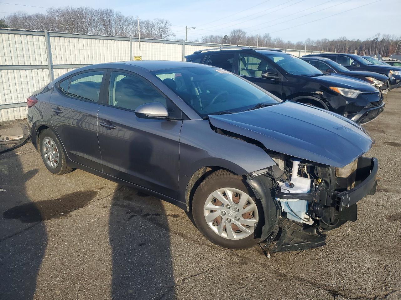 2019 Hyundai Elantra 4D - Image 4