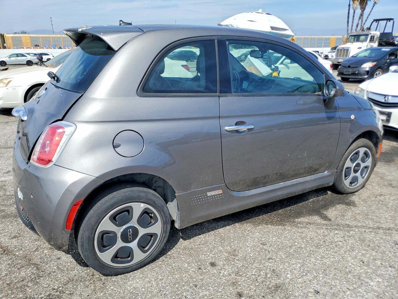 2013 Fiat 500 Electric - Image 3