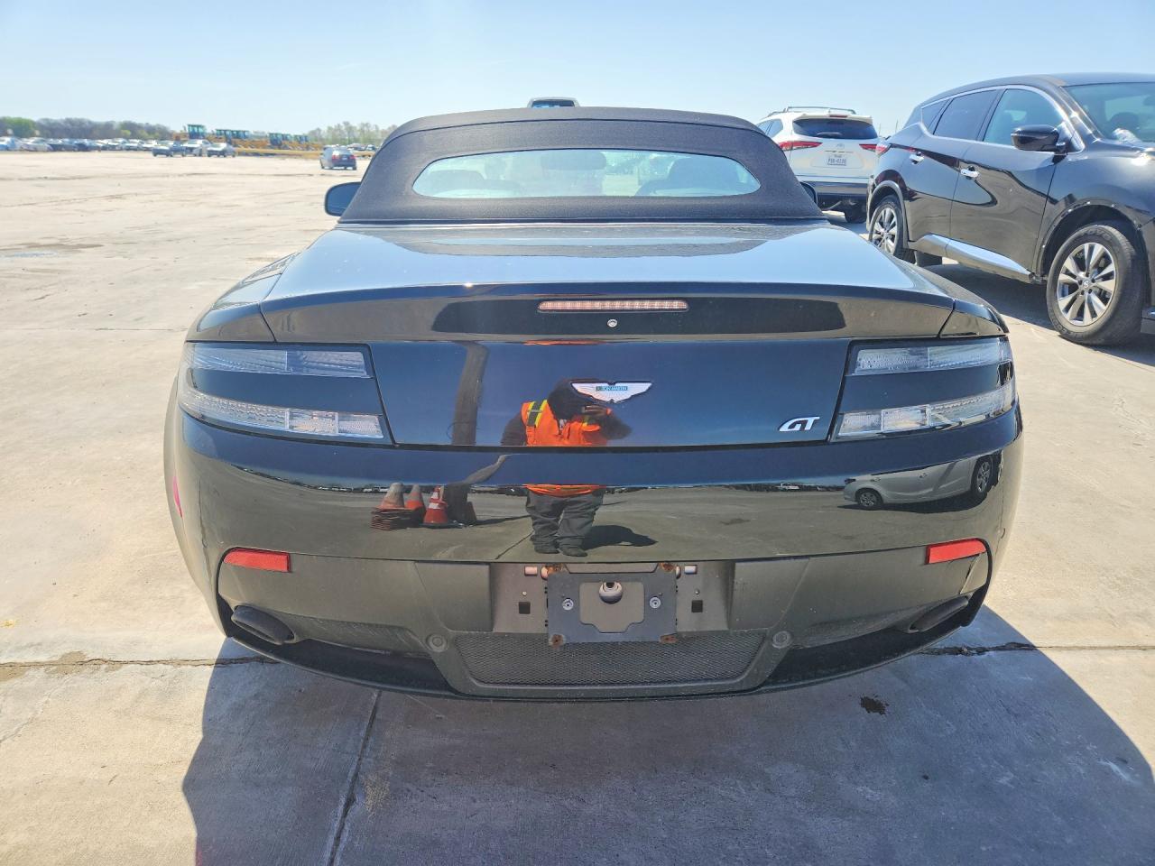 2015 Aston Martin V8 Vantage - Фото 6