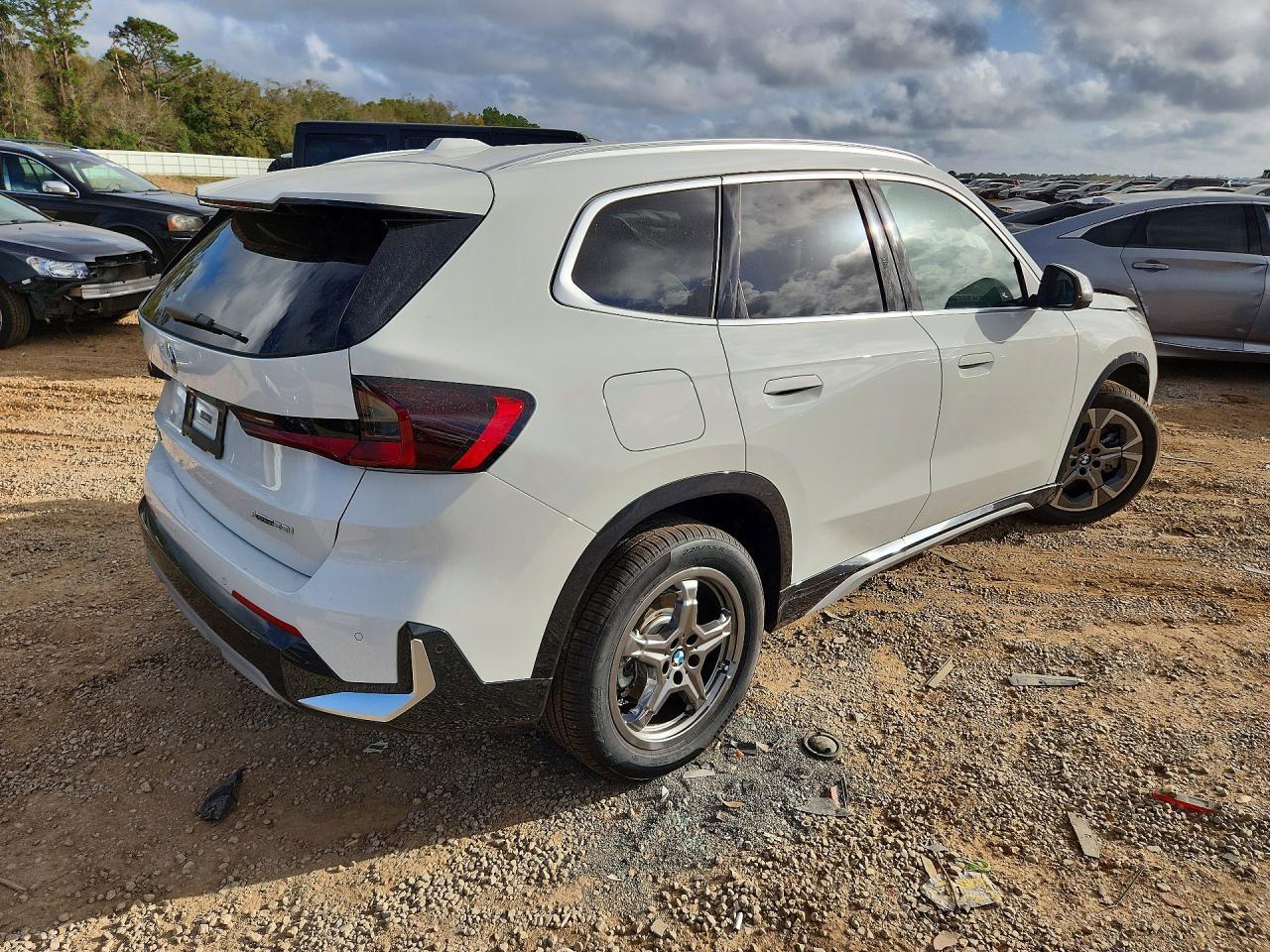2025 BMW X1 xDrive28I - Фото 3