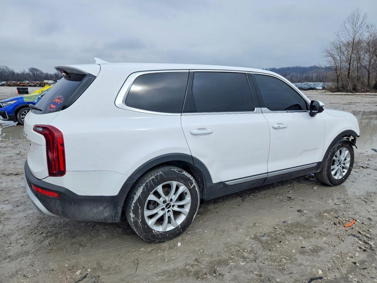 2022 Kia Telluride Lx - Image 3