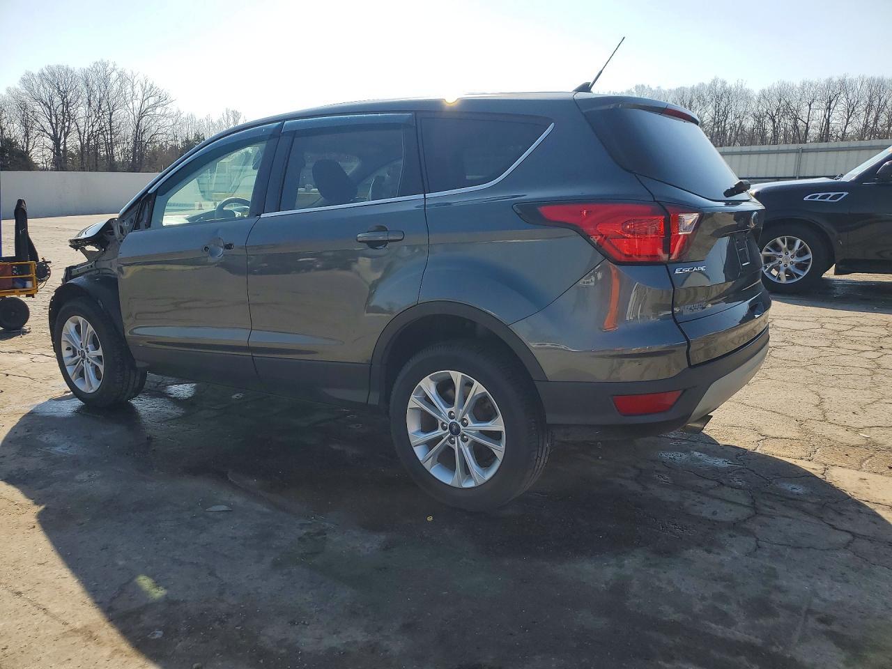 2019 Ford Escape Se - Image 2