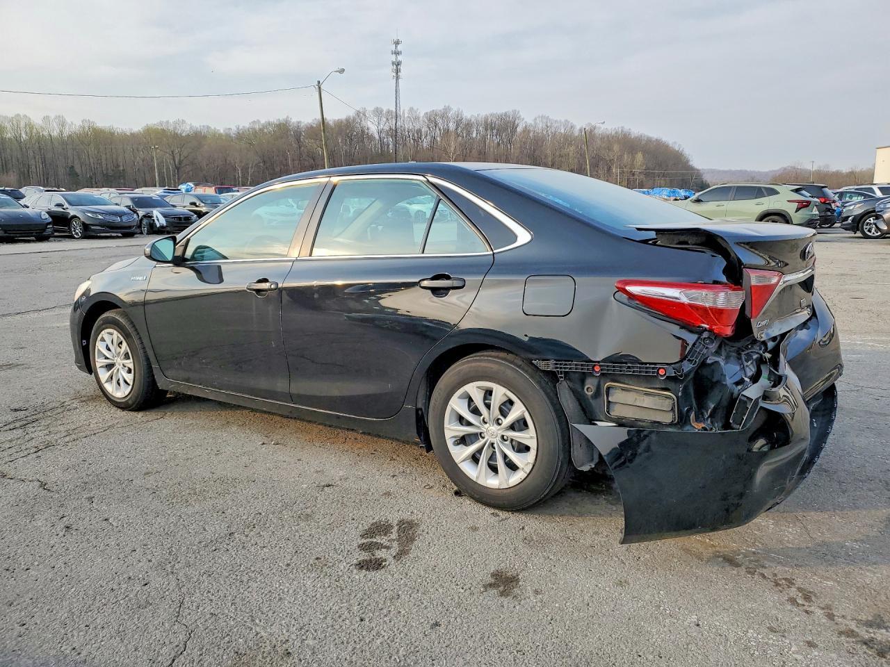 2016 Toyota Camry Hybrid Le - Фото 2