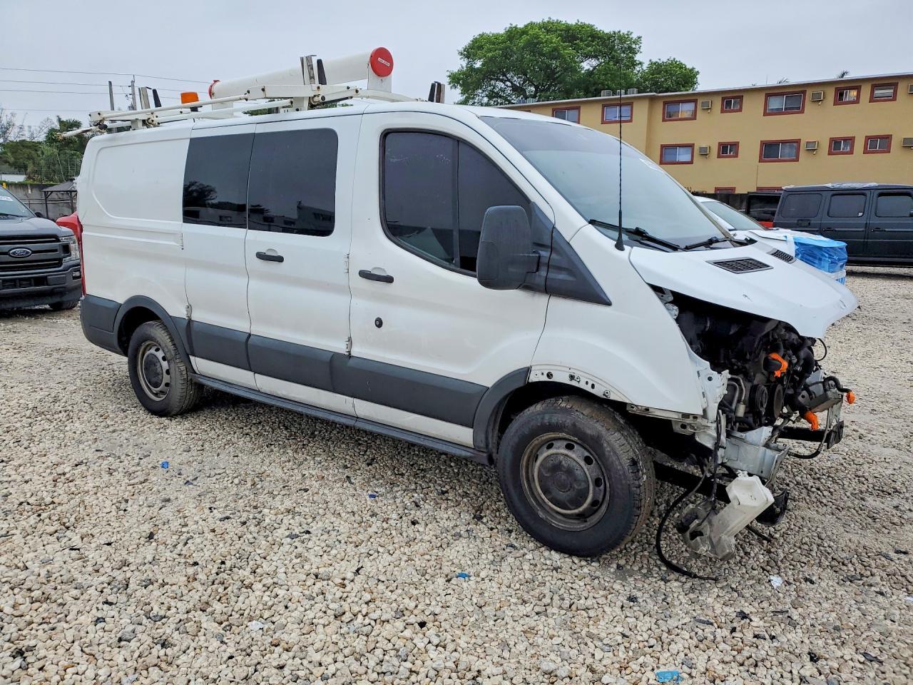 2016 Ford Transit 150 Delivery Van - Фото 4