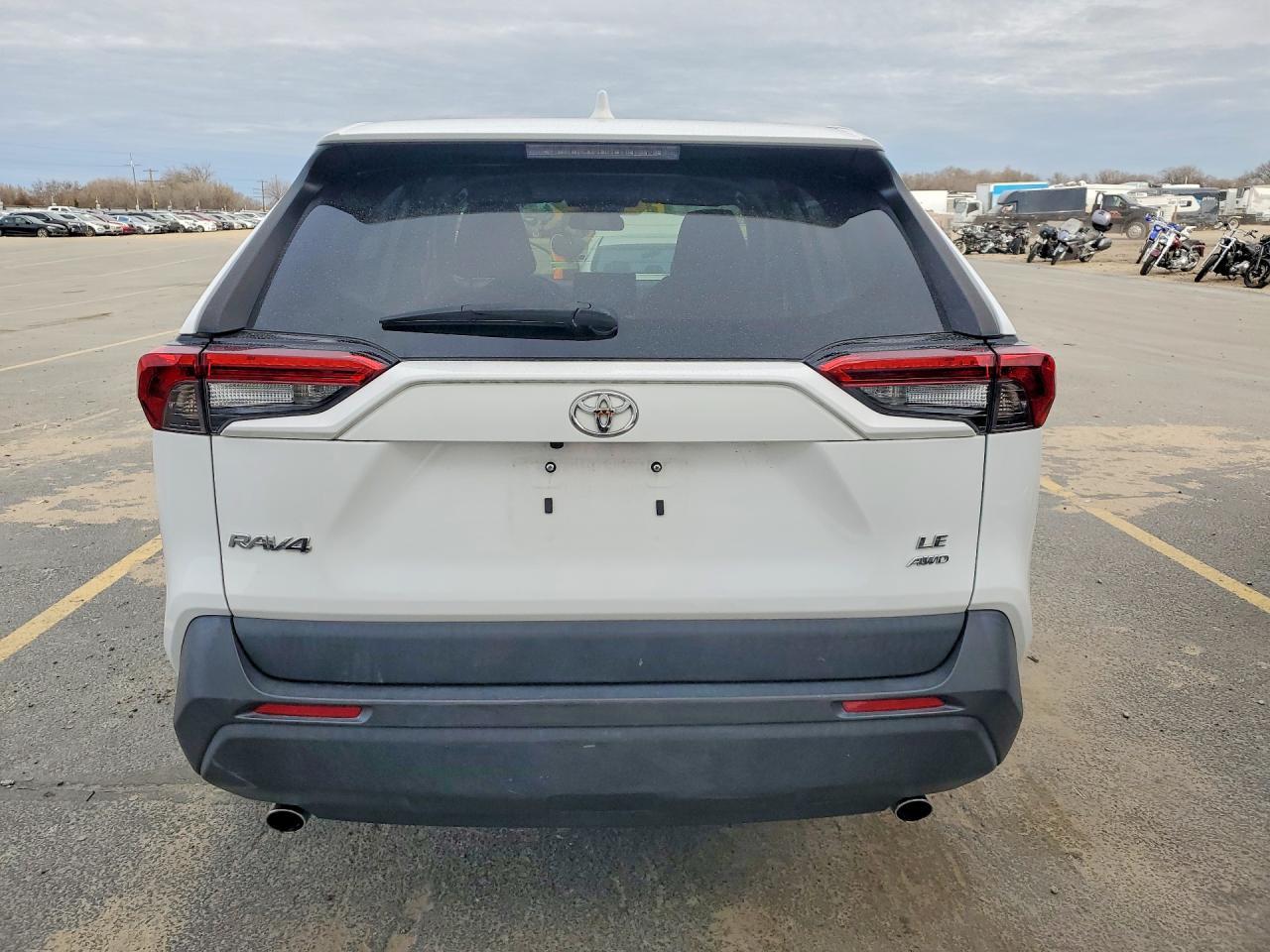 2022 Toyota Rav4 Le - Фото 6