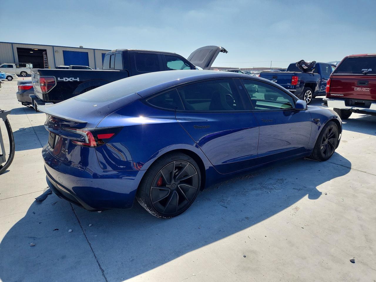 2024 Tesla Model 3 - Фото 3