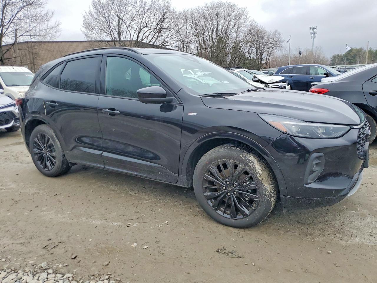 2025 Ford Escape St Line Elite - Image 4