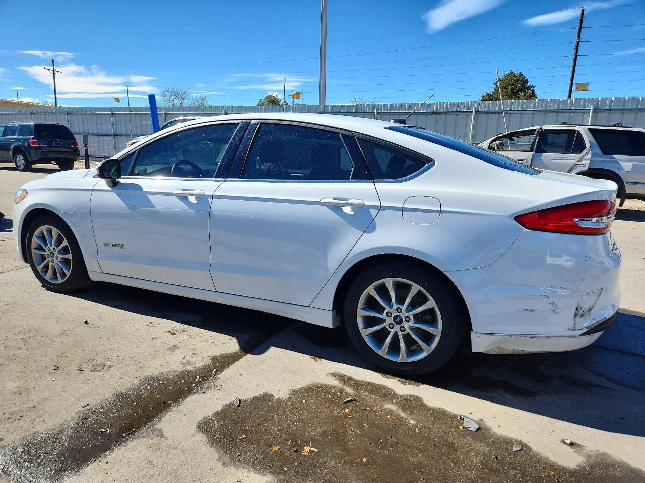 2017 Ford Fusion Se Hybrid - Image 2