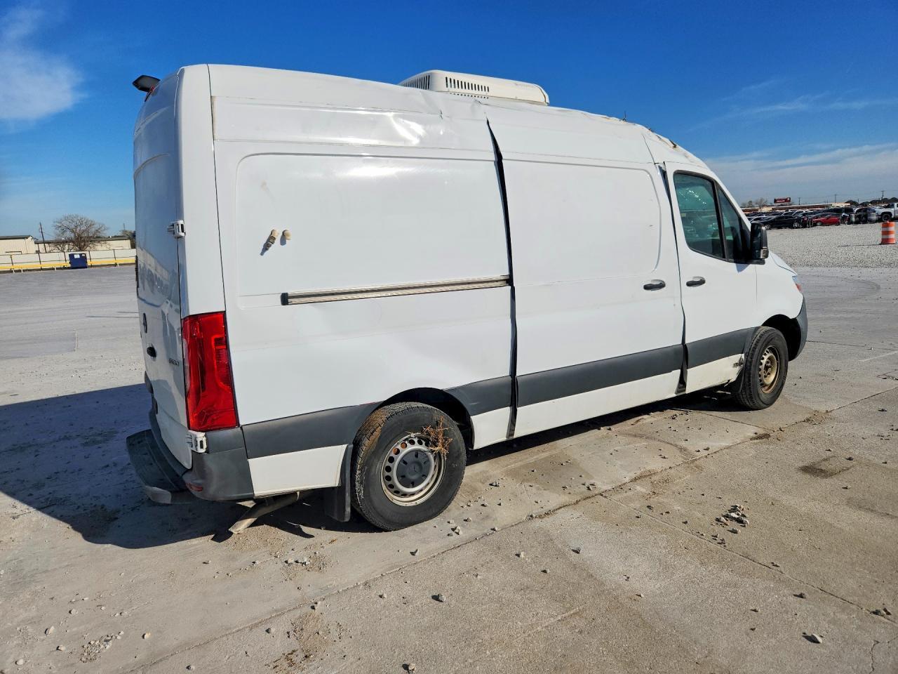 2023 Mercedes Benz Sprinter 1500 Utility / Service Van - Фото 3
