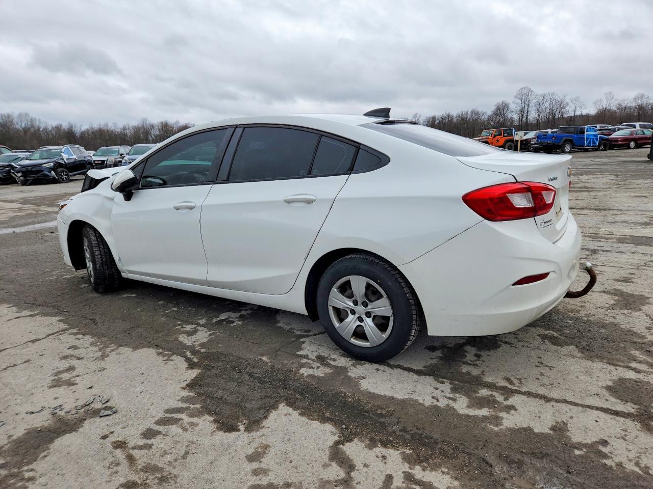 2016 Chevrolet Cruze Ls - Фото 2