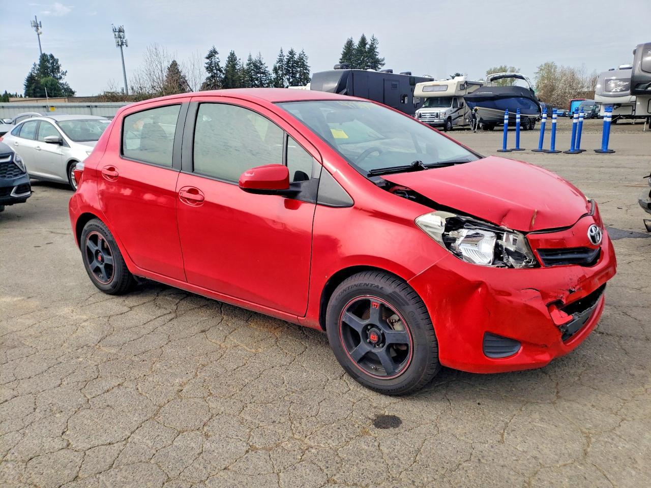 2012 Toyota Yaris 5-Door L - Image 4