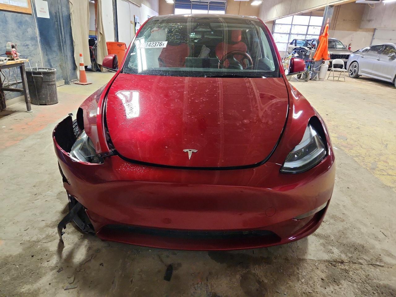 2025 Tesla Model Y - Image 5