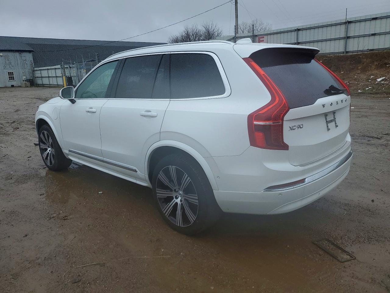 2024 Volvo Xc90 Plus - Image 2