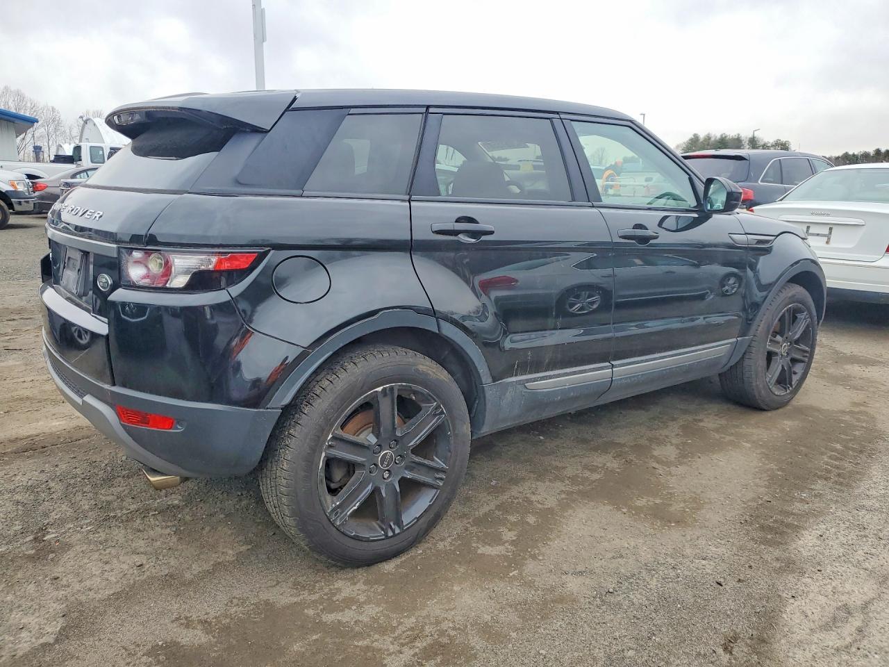 2015 Land Rover Range Rover Evoque Pure Plus - Image 3