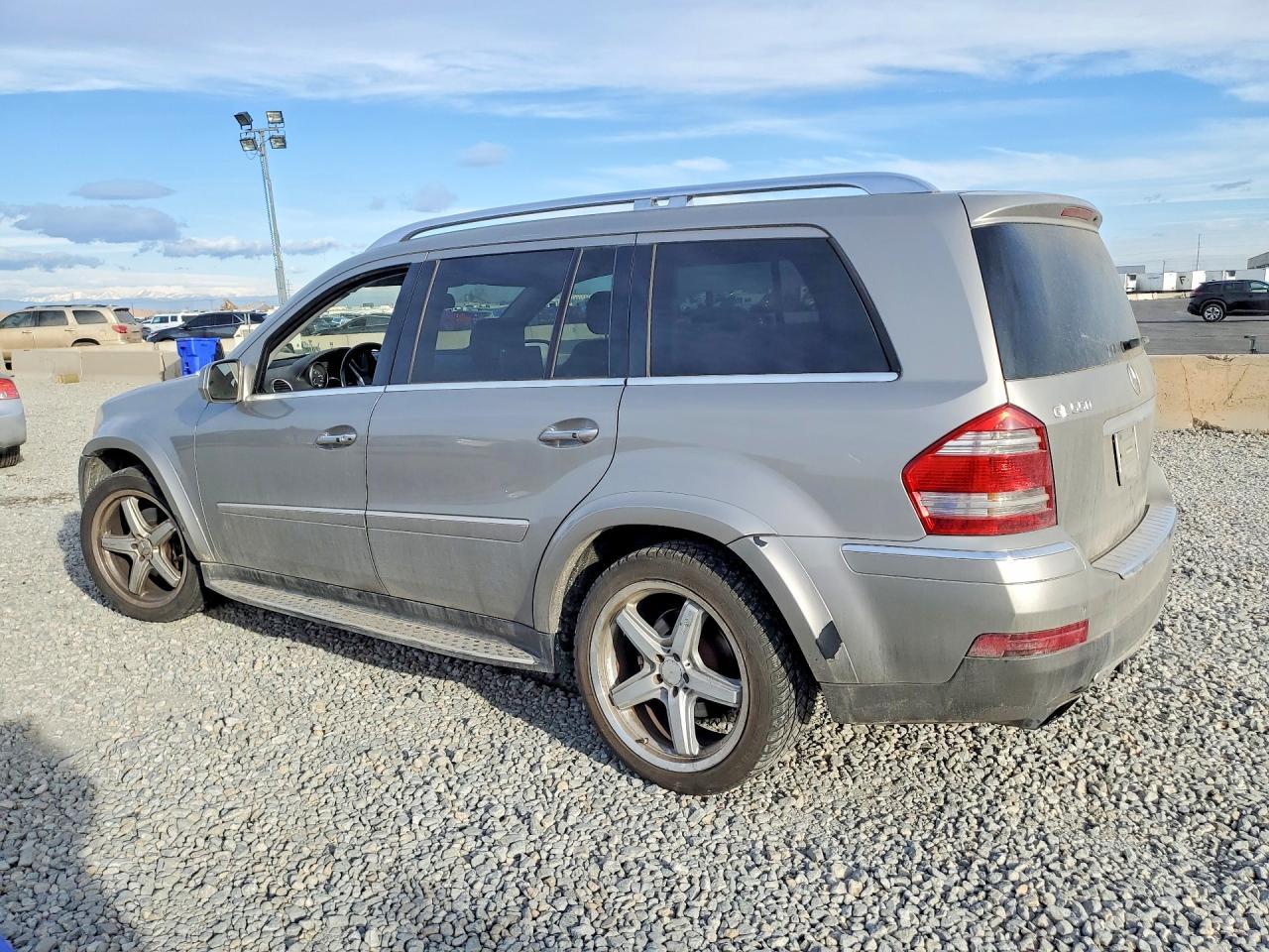 2009 Mercedes-Benz Gl 550 4Matic - Image 2
