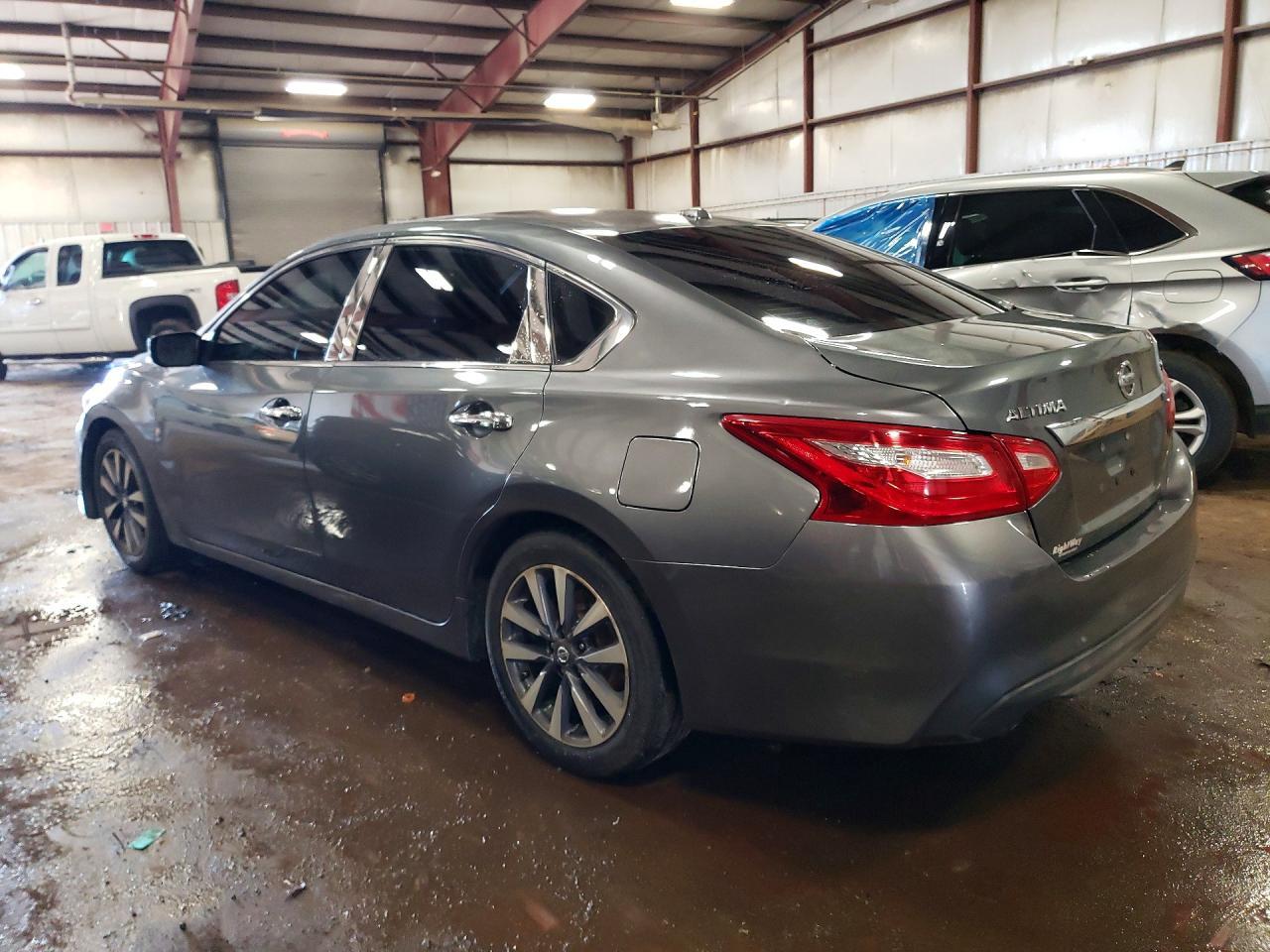 2017 Nissan Altima 2.5 Sv - Image 2
