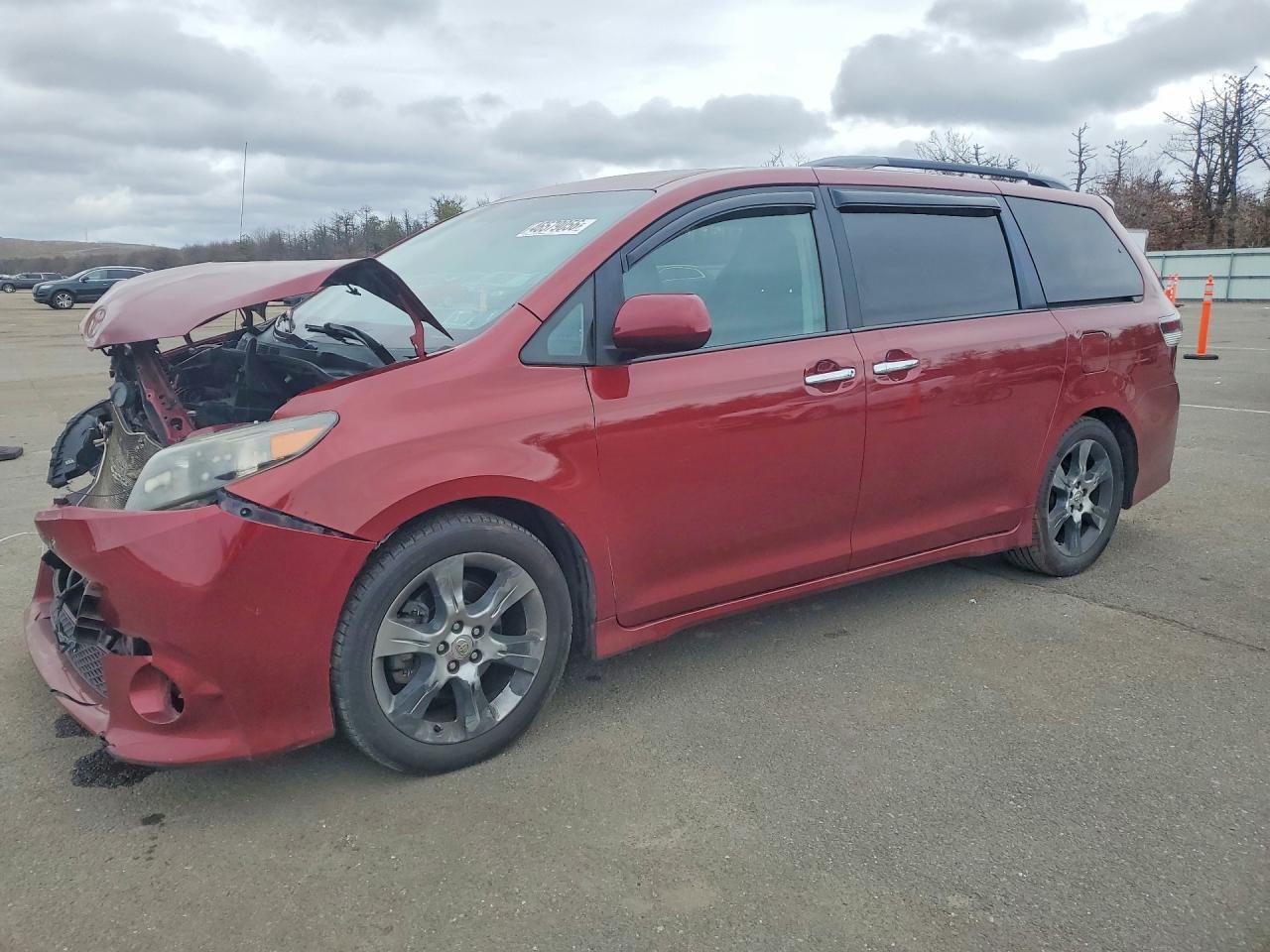 2013 Toyota Sienna Se 8-Passenger