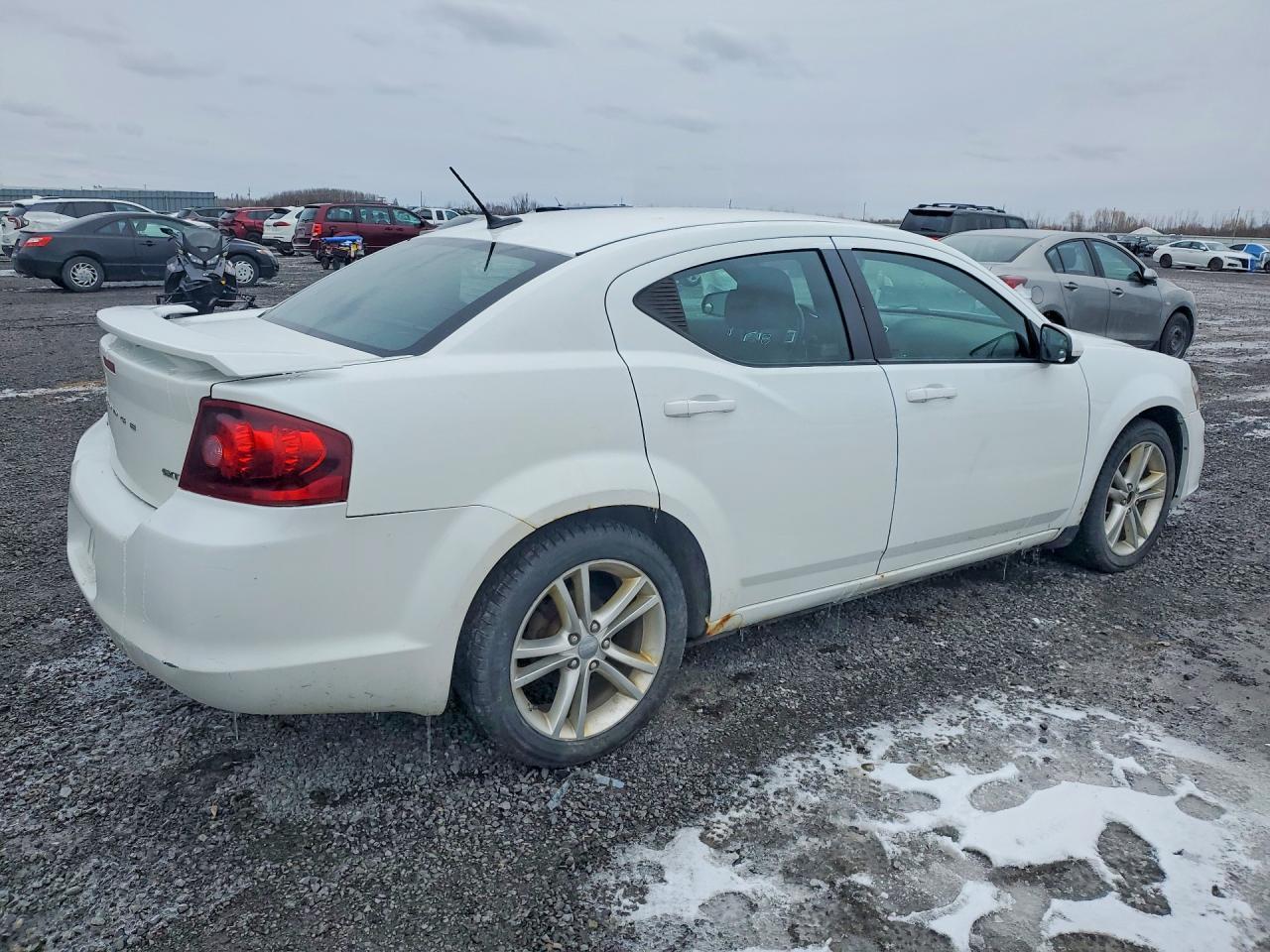 2014 Dodge Avenger Sxt - Image 3