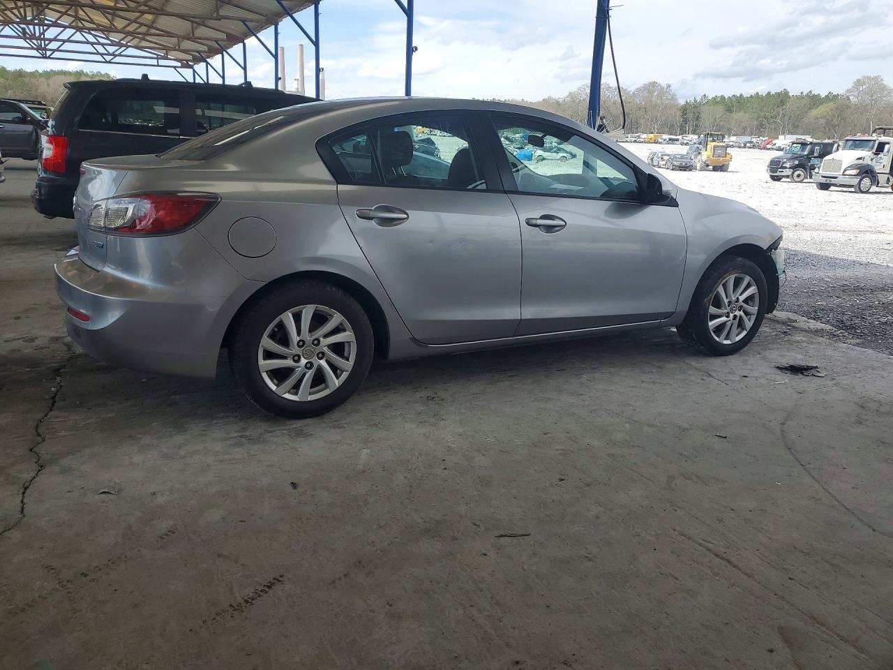 2012 Mazda 3 I - Image 3