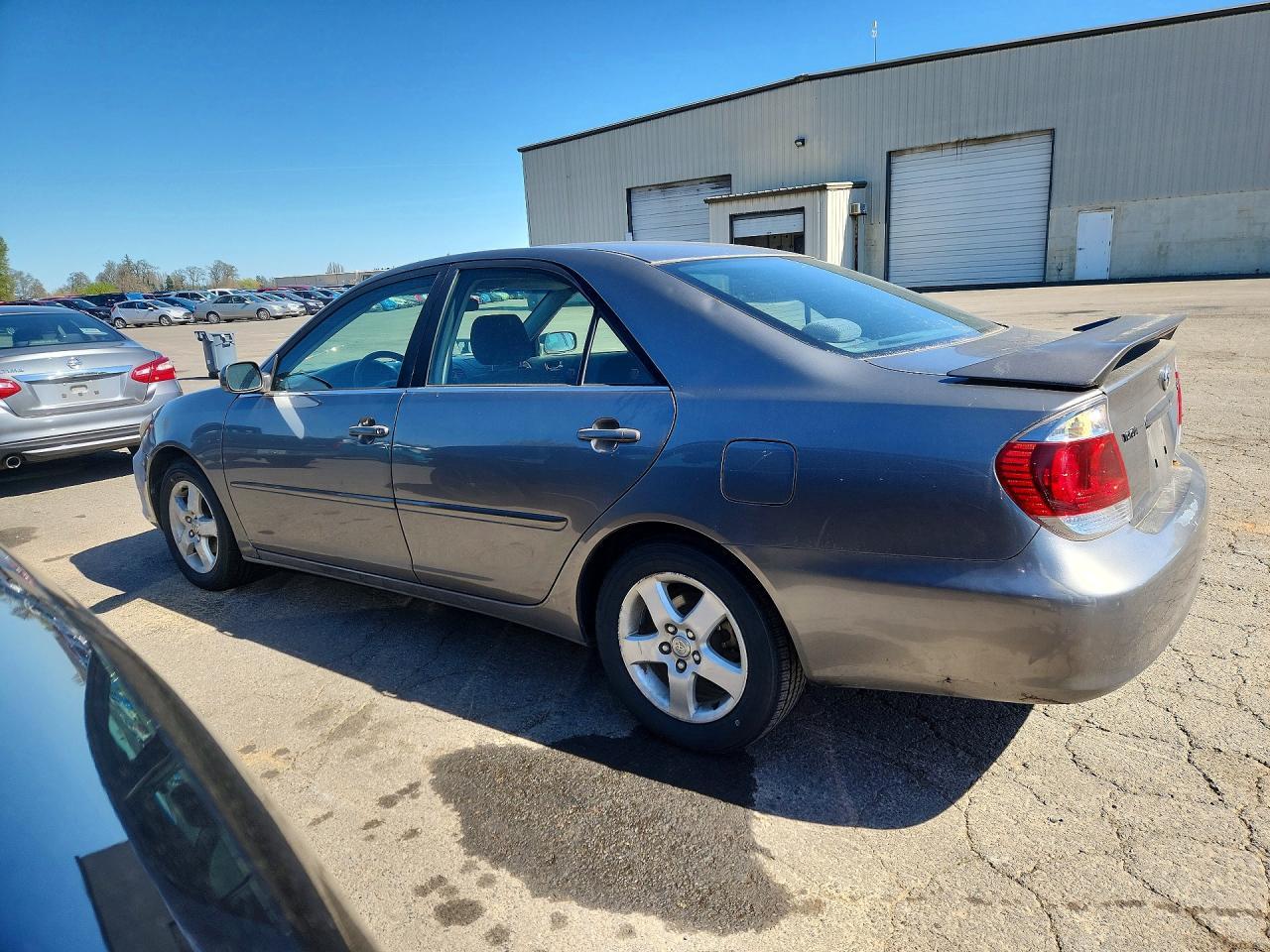 2005 Toyota Camry Se - Image 2