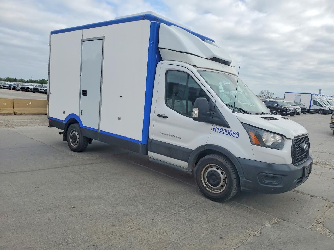 2022 Ford Transit Delivery Truck - Фото 4