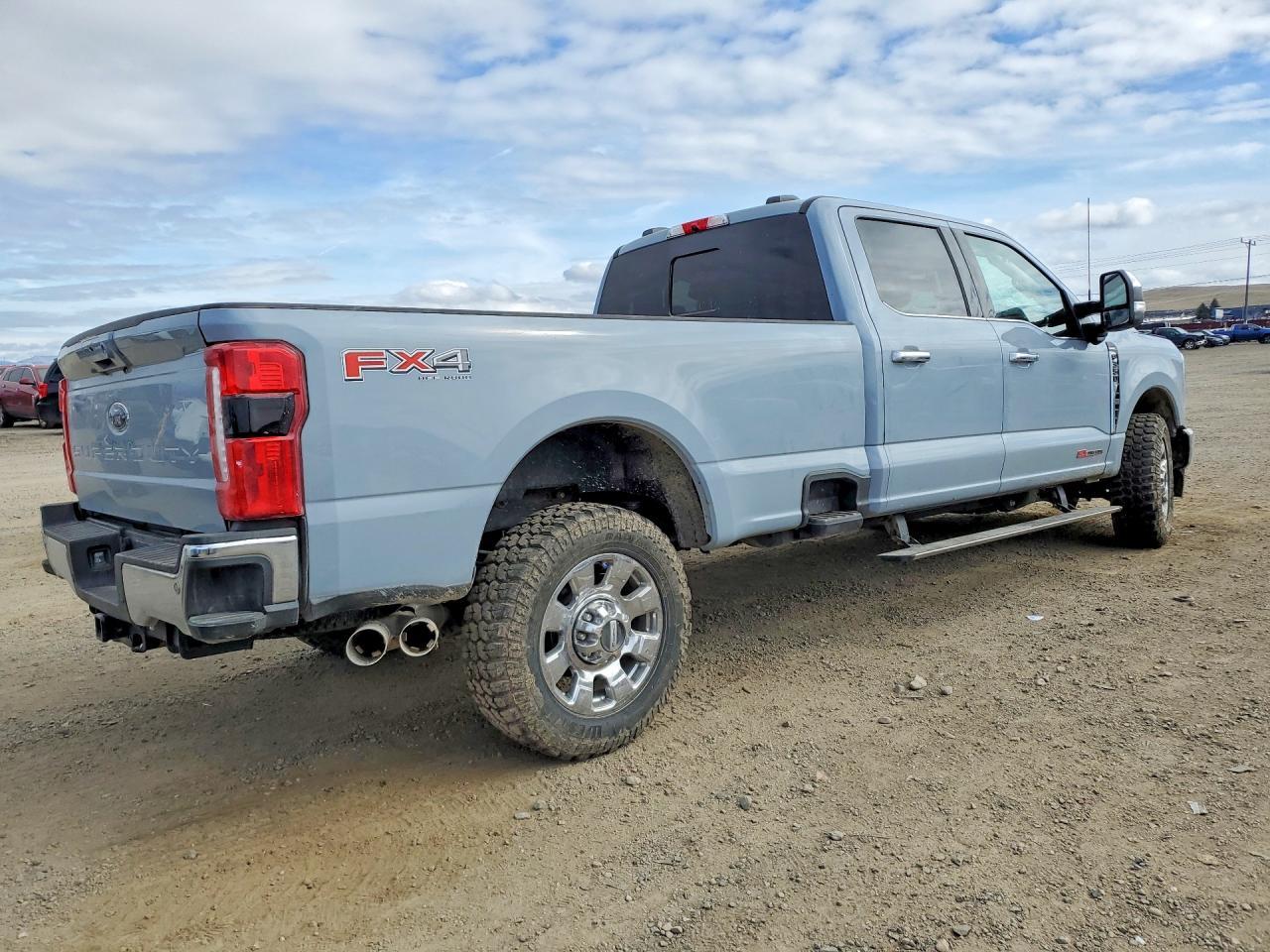2025 Ford F350 Super Duty - Фото 3