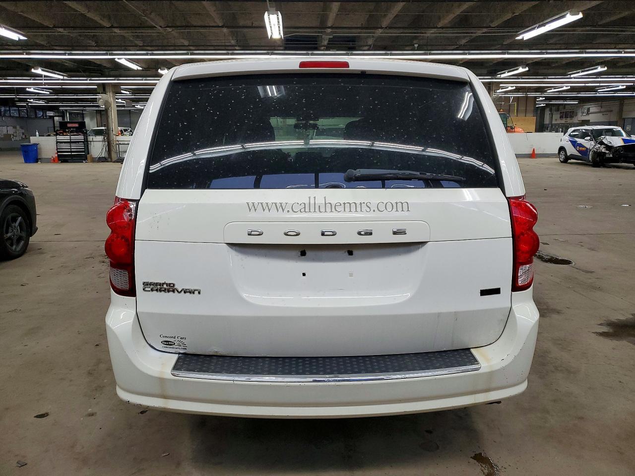 2011 Dodge Grand Caravan Express - Фото 6