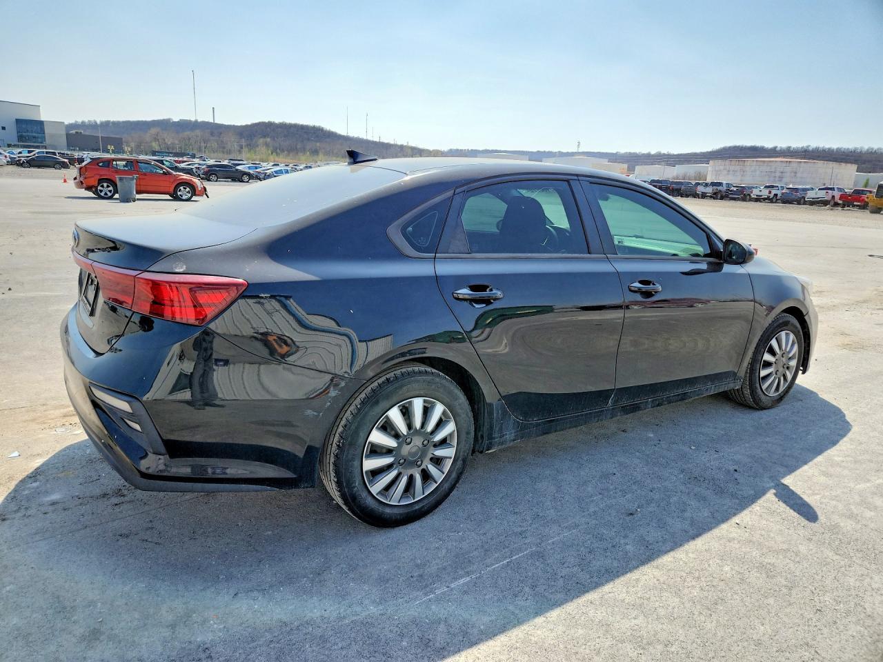 2021 Kia Forte Fe - Фото 3