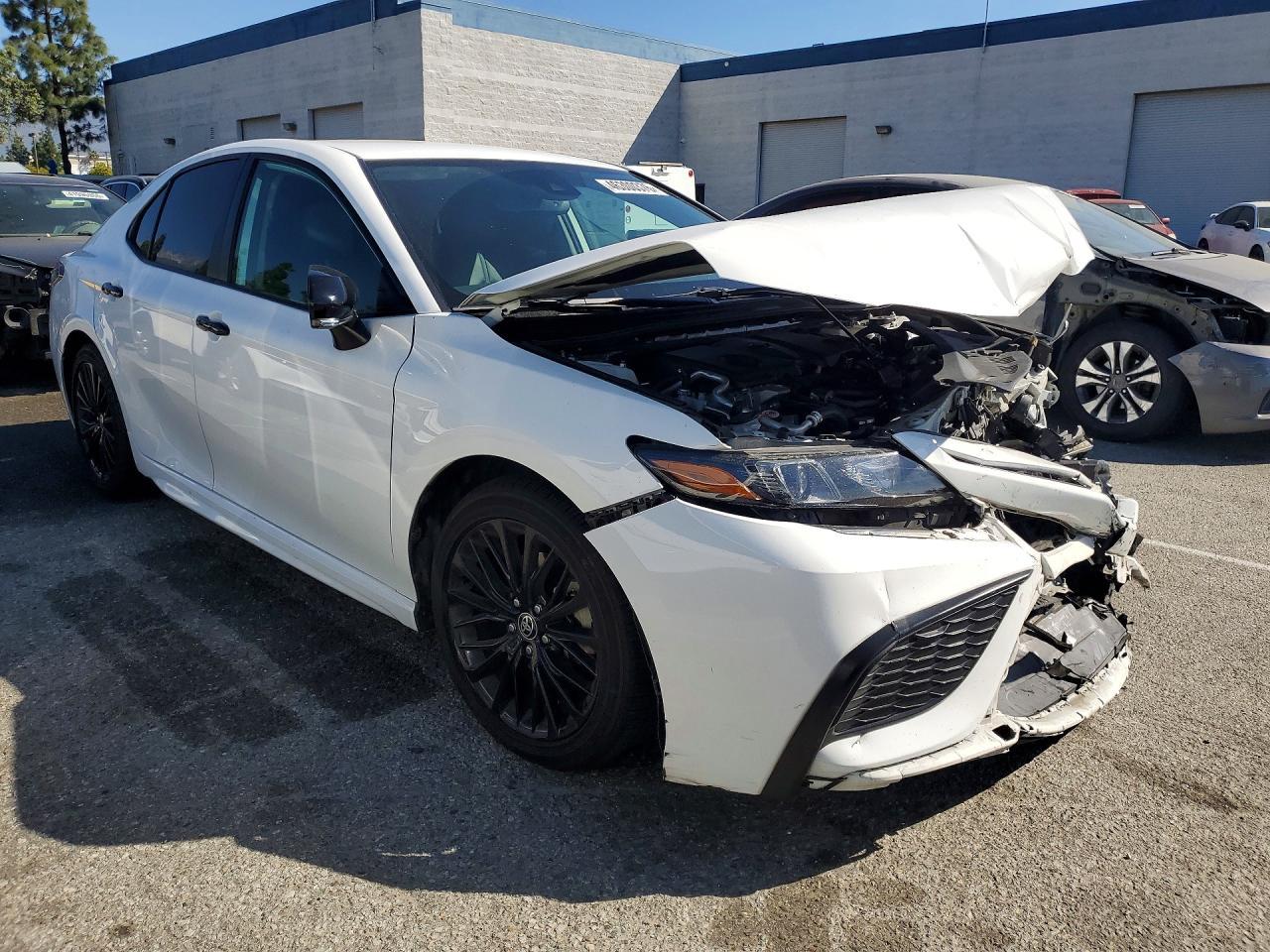 2022 Toyota Camry Hybrid Se Nightshade - Фото 4